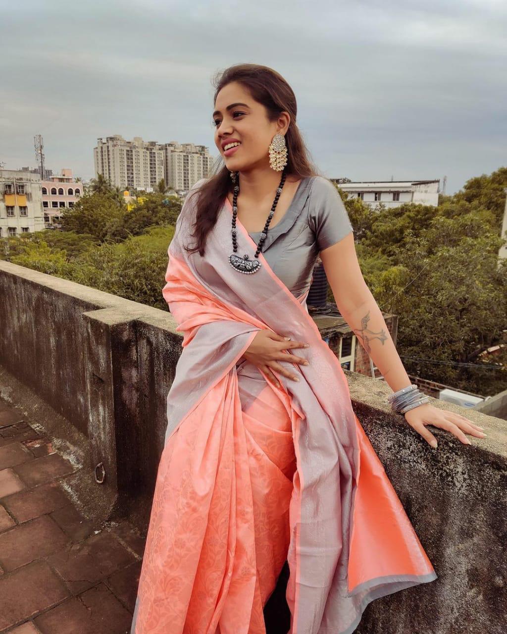 Sophisticated Pink Soft Silk Saree With Outstanding Blouse Piece