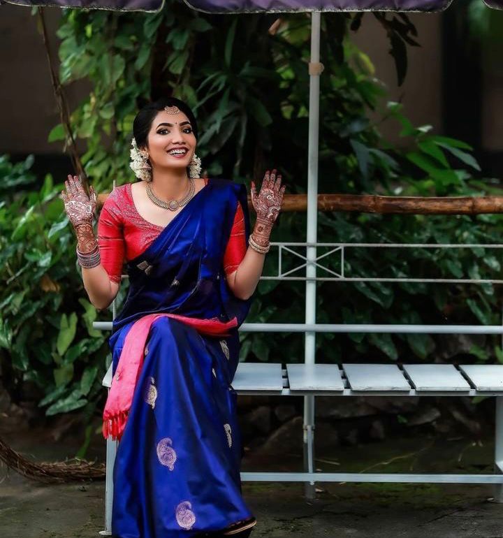 Radiant Blue Soft Silk Saree With Lissome Blouse Piece