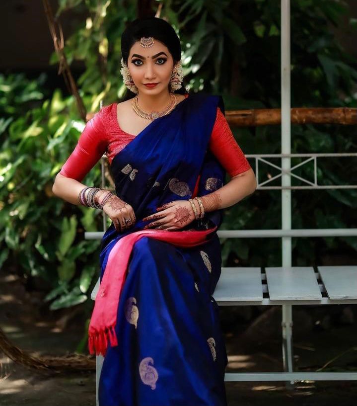 Radiant Blue Soft Silk Saree With Lissome Blouse Piece