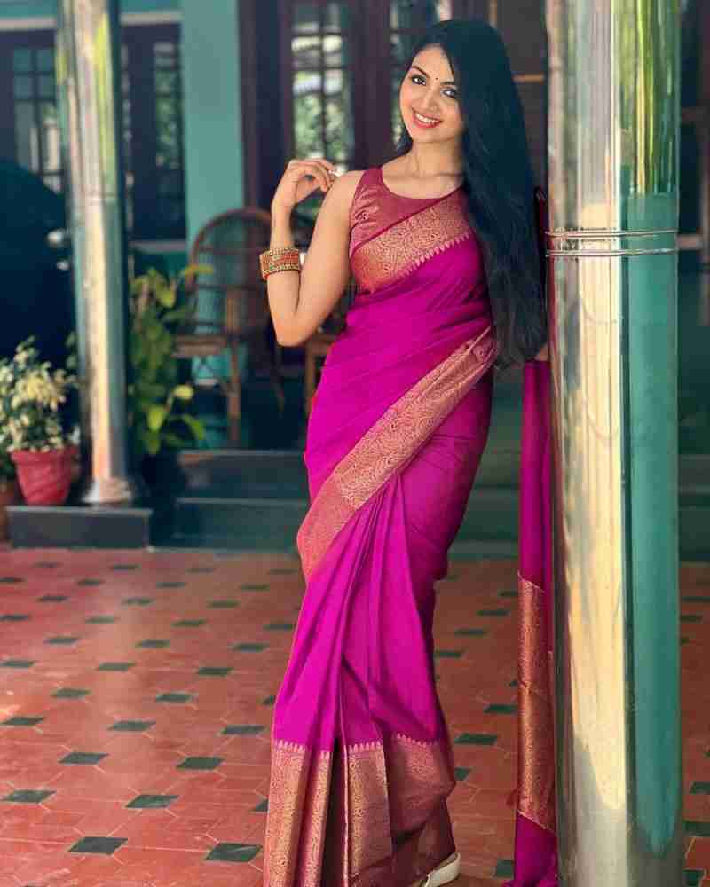 Amazing Dark Pink Soft Silk Saree With Hypnotic Blouse Piece