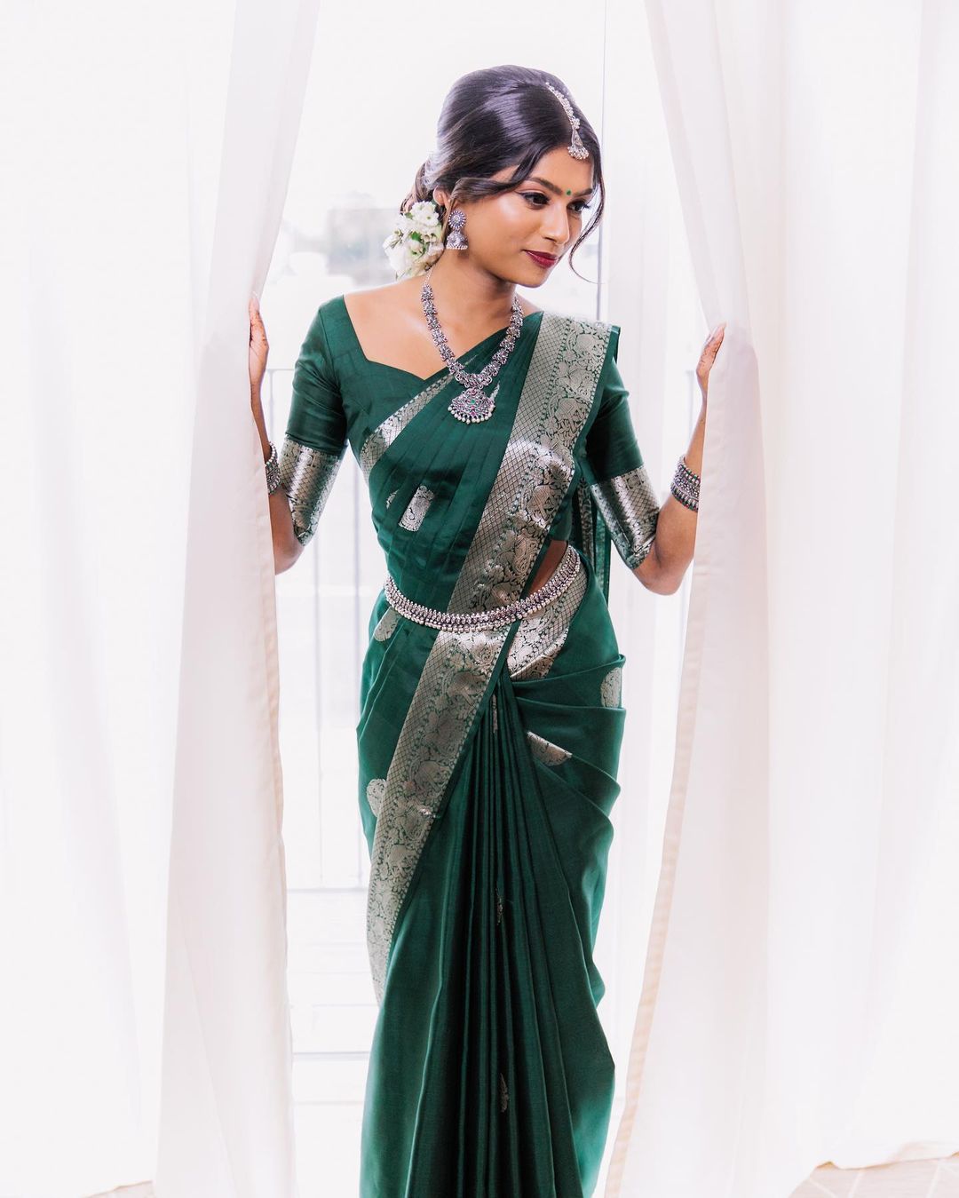 Sizzling Dark Green Soft Banarasi Silk Saree With Beautiful Blouse Piece