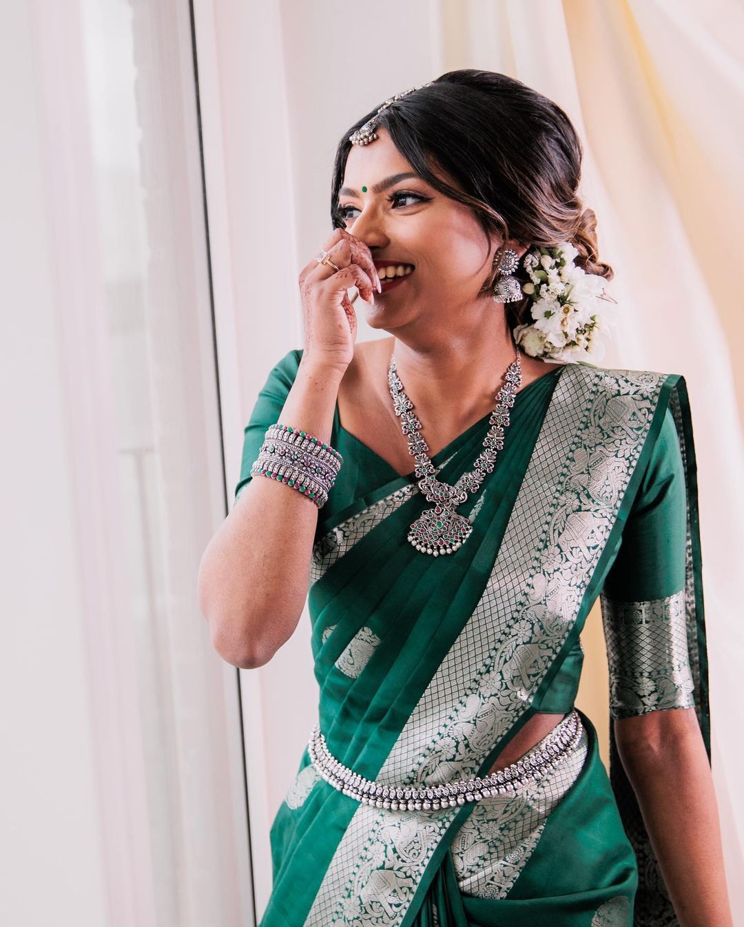 Sizzling Dark Green Soft Banarasi Silk Saree With Beautiful Blouse Piece