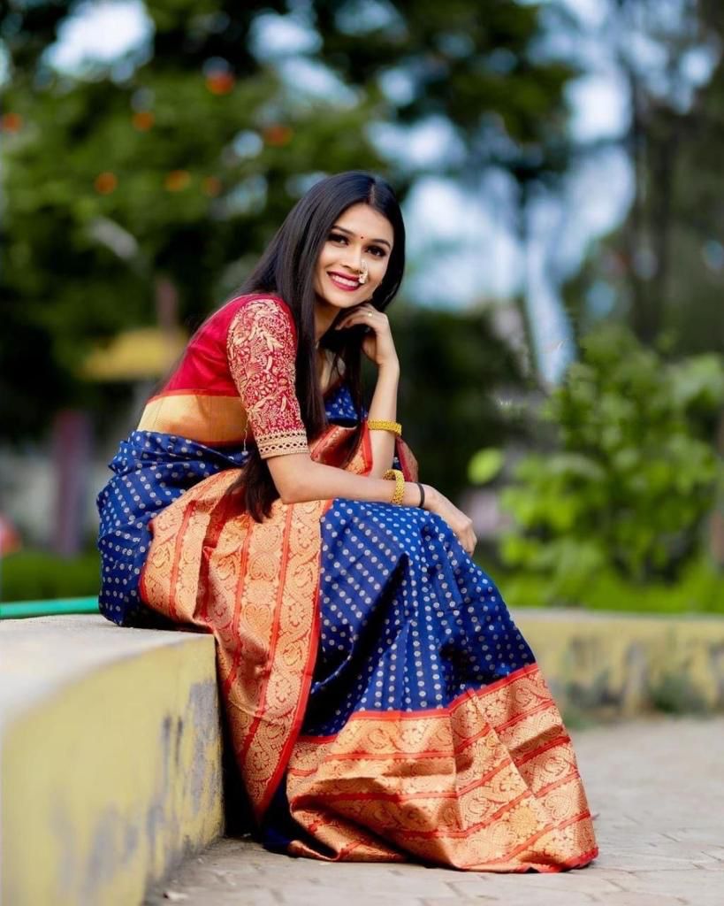 Alluring Royal Blue Soft Banarasi Silk Saree With Surpassing Blouse Piece