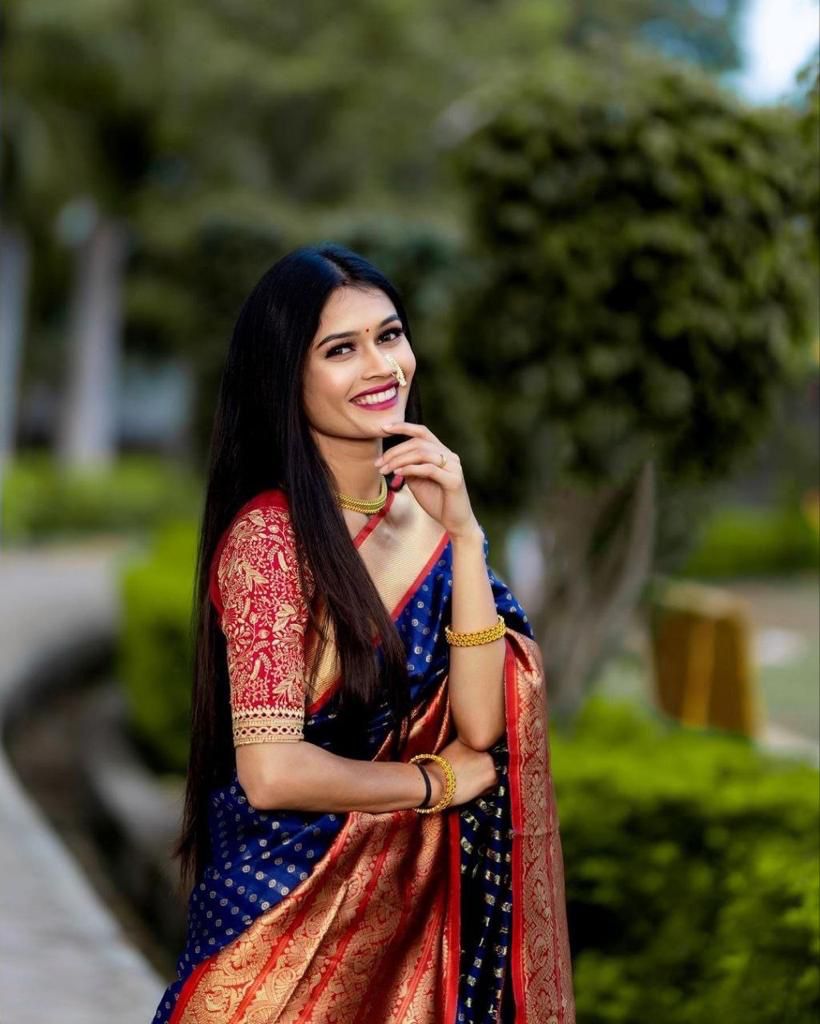 Alluring Royal Blue Soft Banarasi Silk Saree With Surpassing Blouse Piece