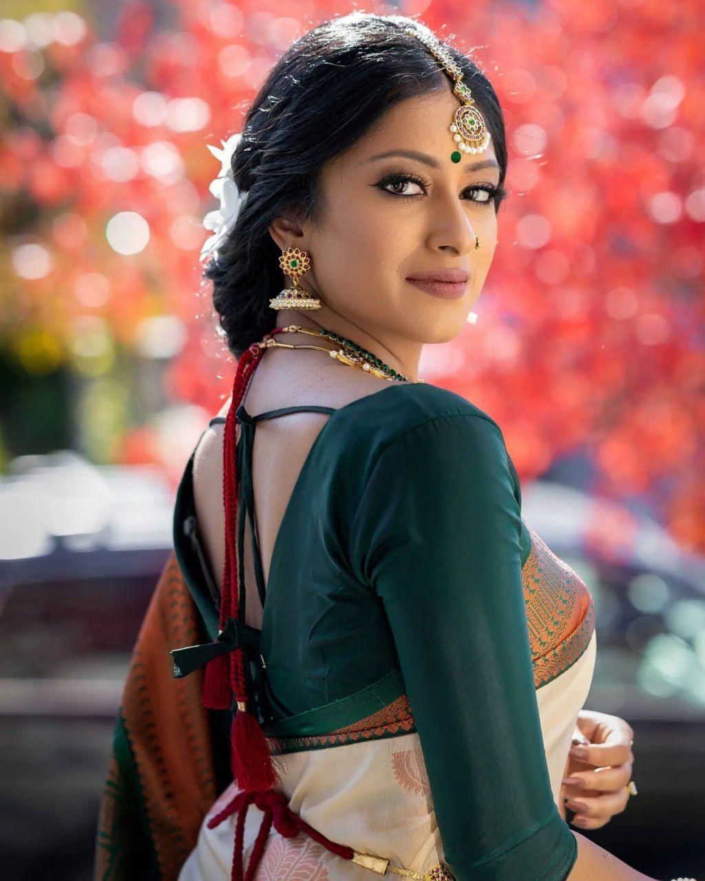 Cynosure Beige Soft Silk Saree With Inspiring Blouse Piece