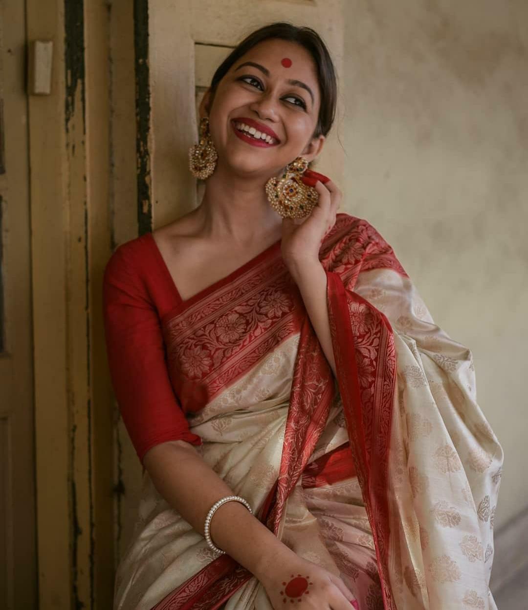 Splendorous Beige Soft Banarasi Silk Saree With Bucolic Blouse Piece