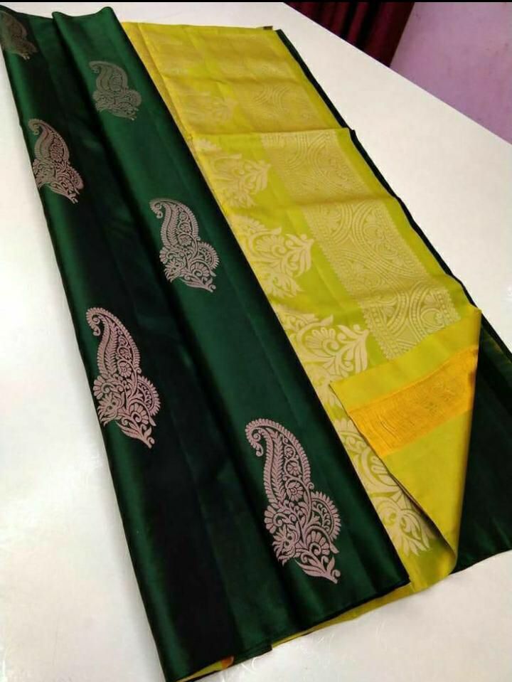 Incomparable Green Soft Silk Saree With Groovy Blouse Piece