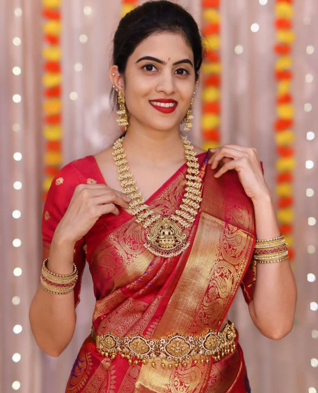 Blooming Red Soft Banarasi Silk Saree With Imbrication Blouse Piece