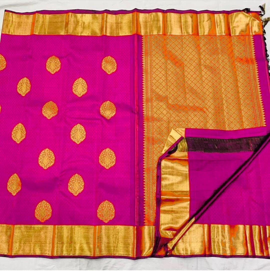 Stunning Dark Pink Soft Banarasi Silk Saree With Lissome Blouse Piece