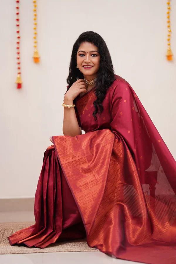 Proficient Red Soft Silk Saree With Engaging Blouse Piece
