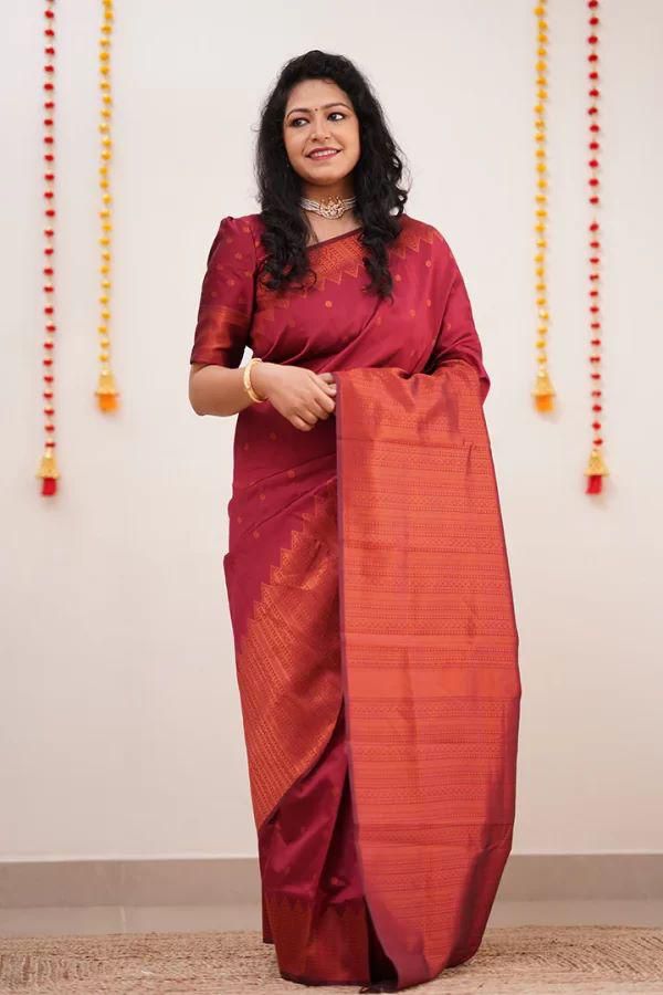 Proficient Red Soft Silk Saree With Engaging Blouse Piece