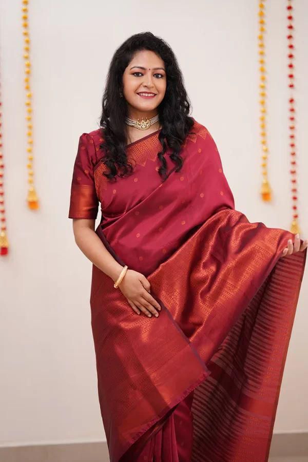 Proficient Red Soft Silk Saree With Engaging Blouse Piece