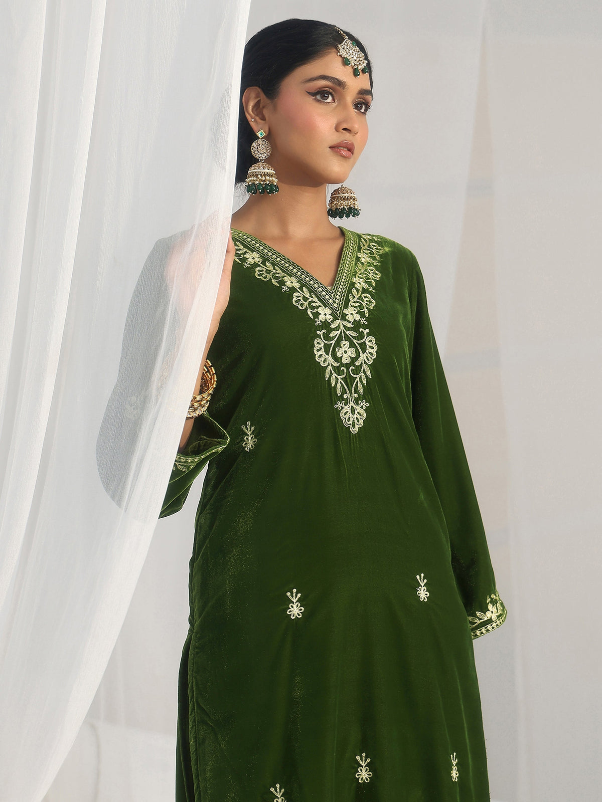 Anouk Emerald Green Ethnic Embroidered Velvet Straight Suit Set
