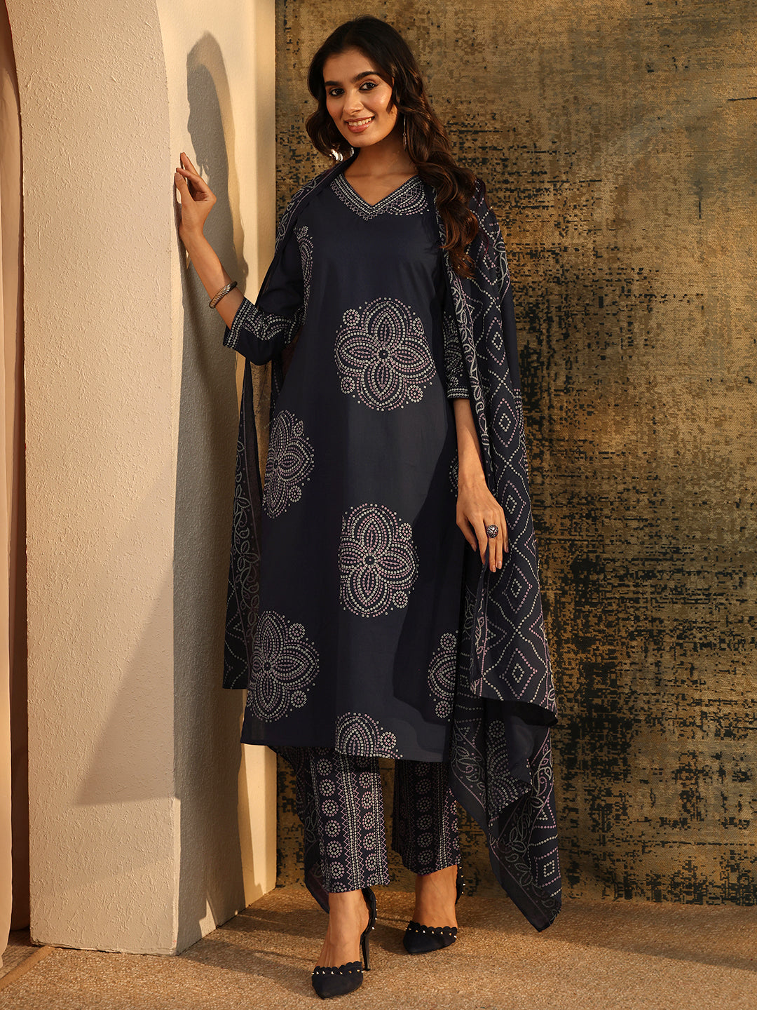 Anouk Indigo Blue Bandhani Printed Cotton Straight Suit Set