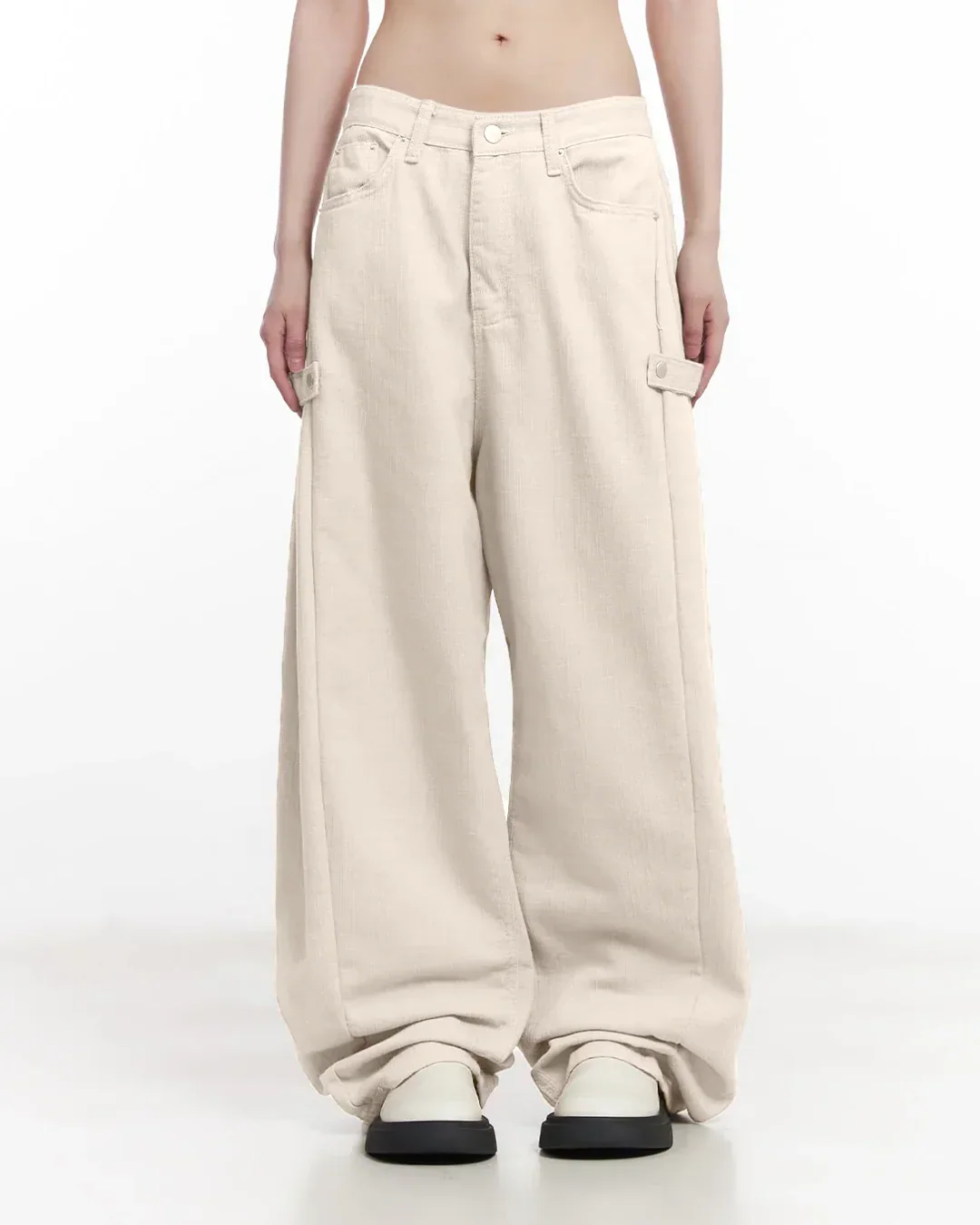 Mid-Rise Cargo Wide-Leg Trouser in Apricot