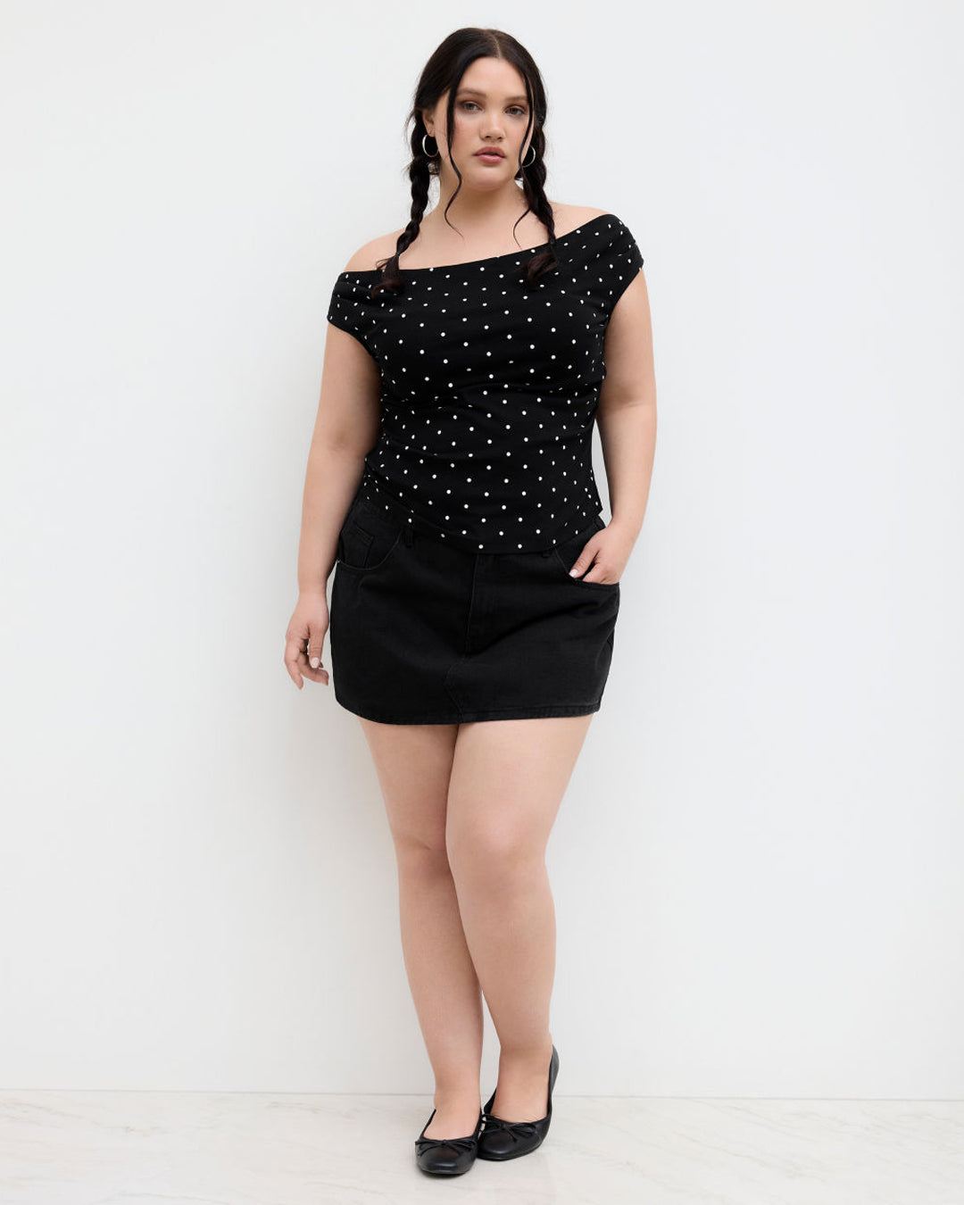 Off-shoulder Polka Dot Ruched Top Curve & Plus