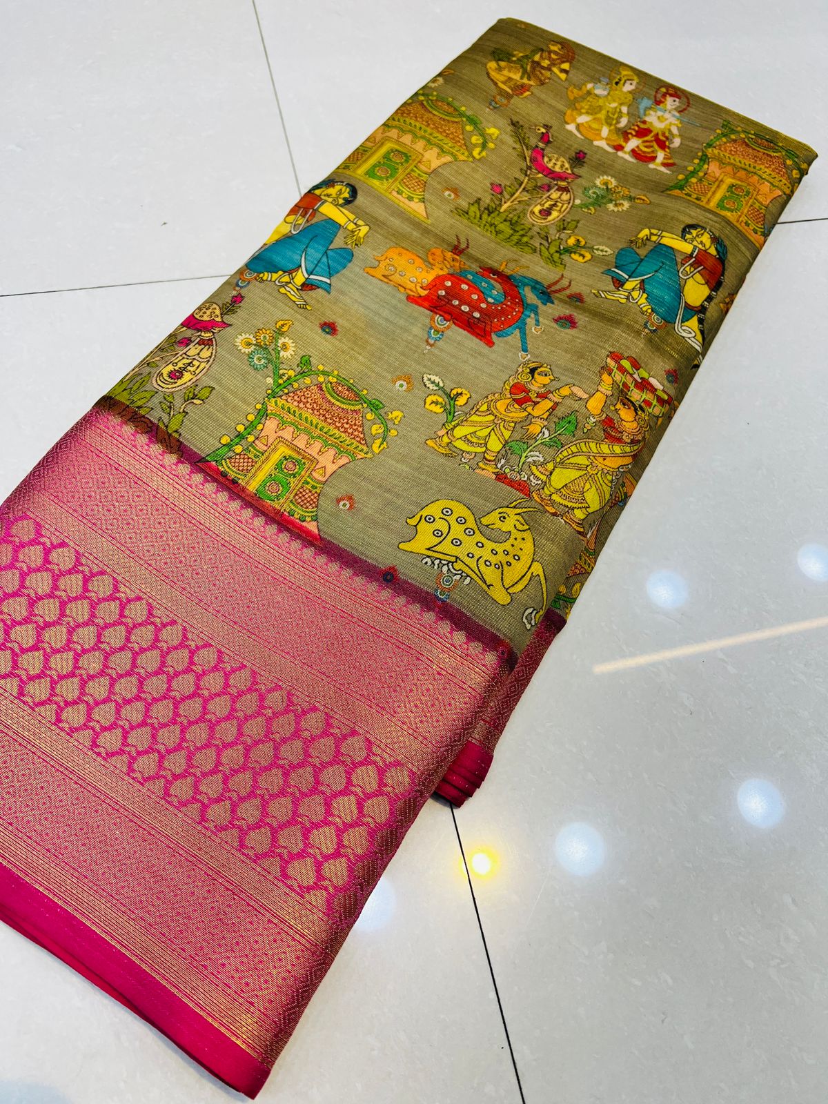 Sempiternal Dark Beige Kalamkari Printed Saree With Lissome Blouse Piece