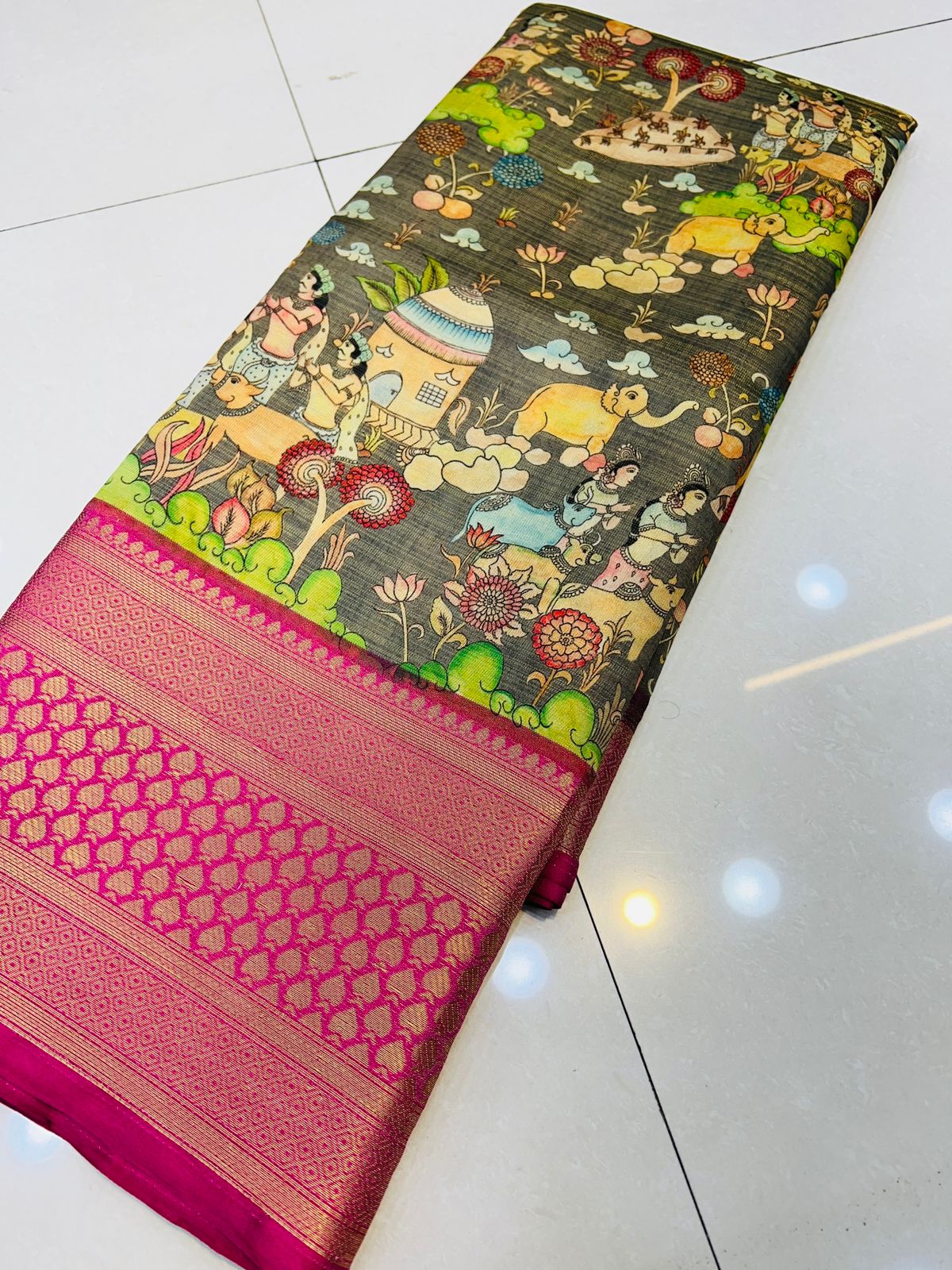 Radiant Grey Kalamkari Printed Saree With Imaginative Blouse Piece