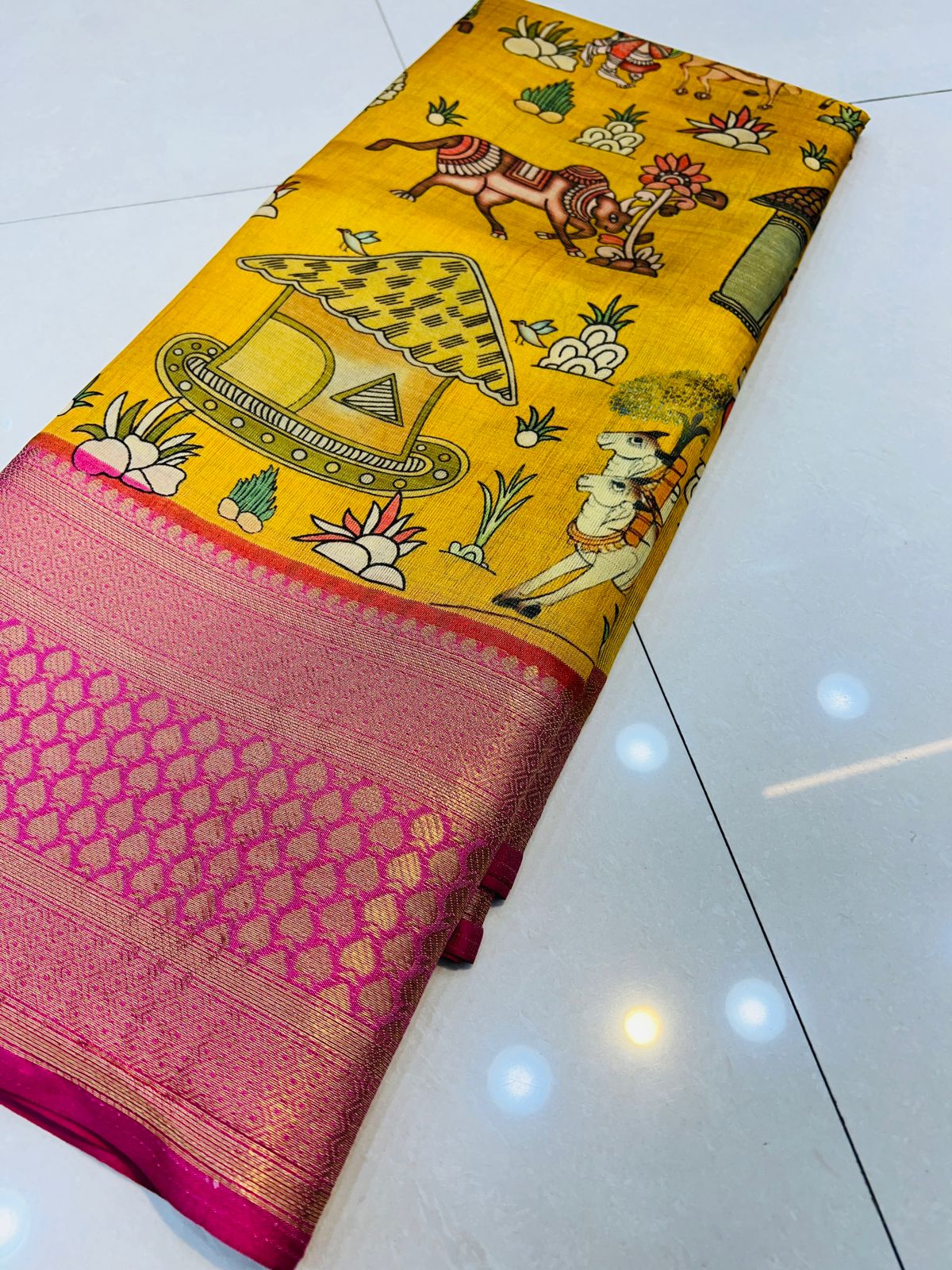 Smart Yellow Kalamkari Printed Saree With Redolent Blouse Piece