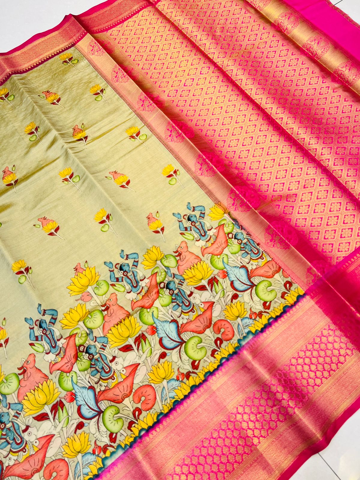 Extraordinary Beige Kalamkari Printed Saree With Hypnotic Blouse Piece