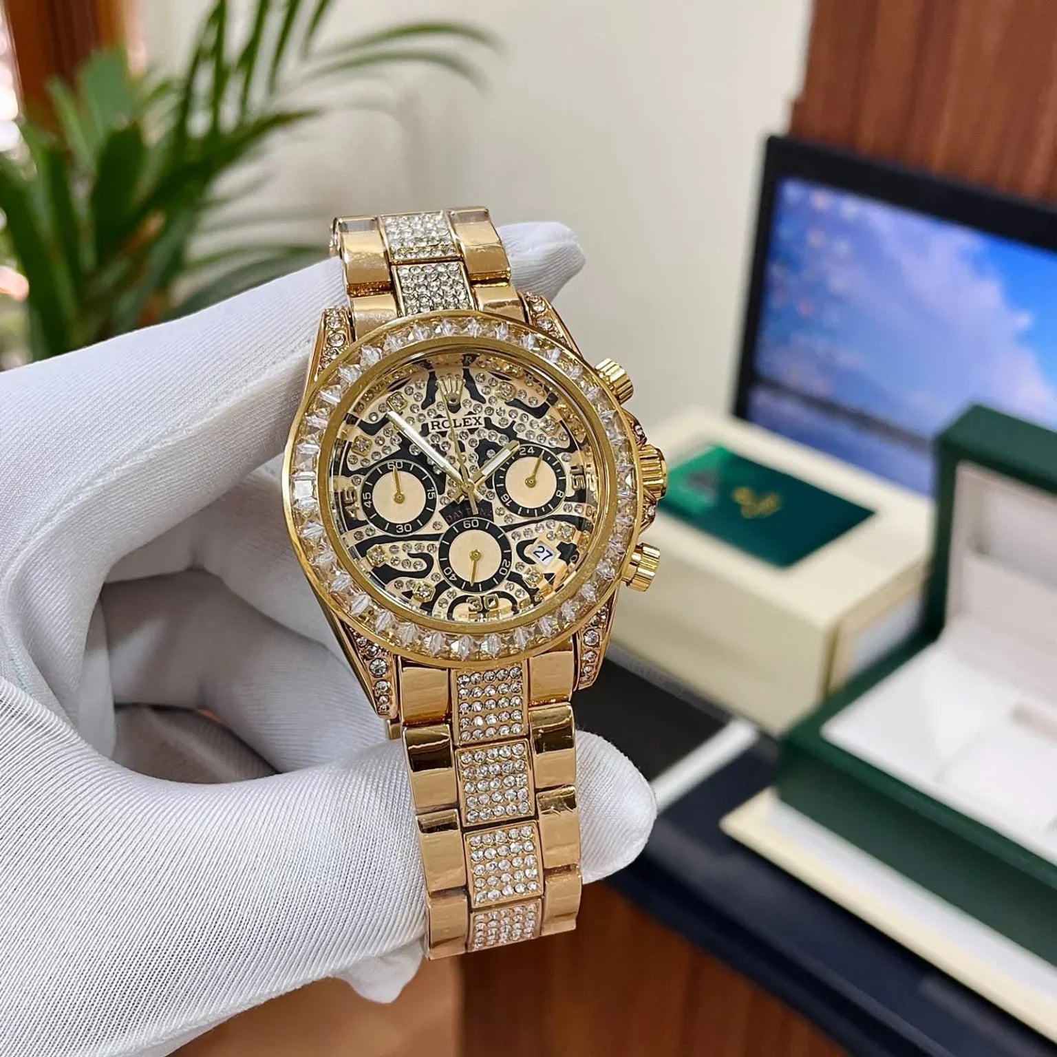Role_x Tiger Gold Chain Watch