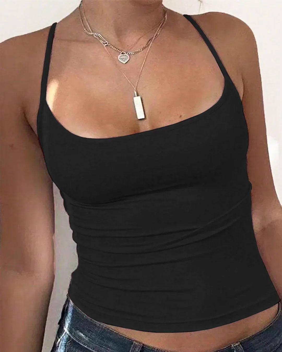 Scoop Neck Slim-Fit Straight Hem Solid Sleeveless Top in Black