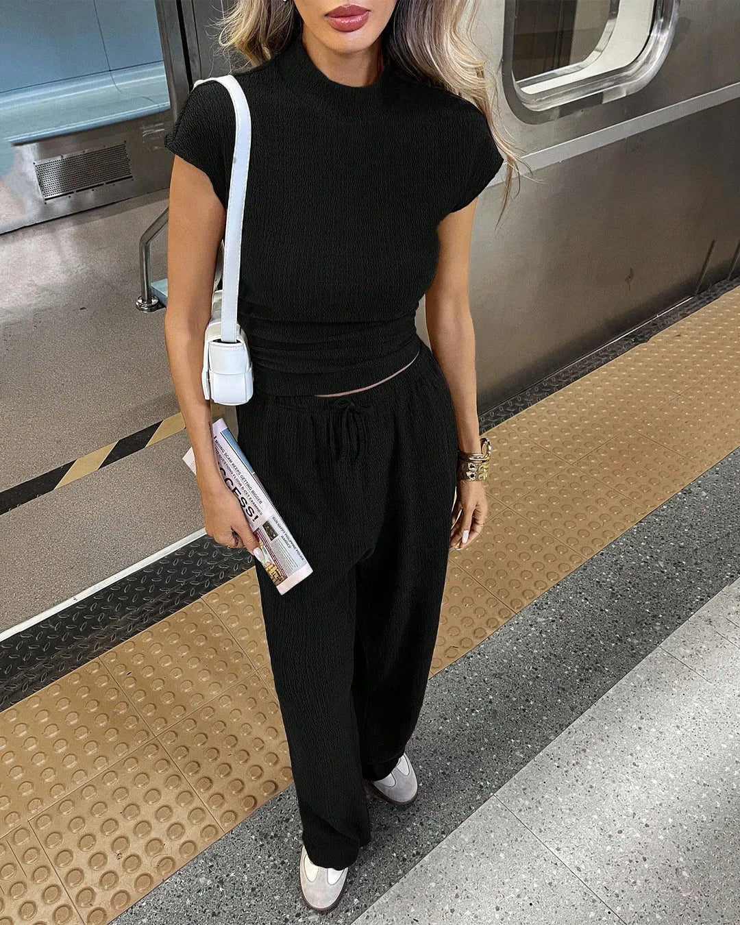 Short Sleeve Fitted Top & Wide-Leg Trousers Co-ords Set in Black