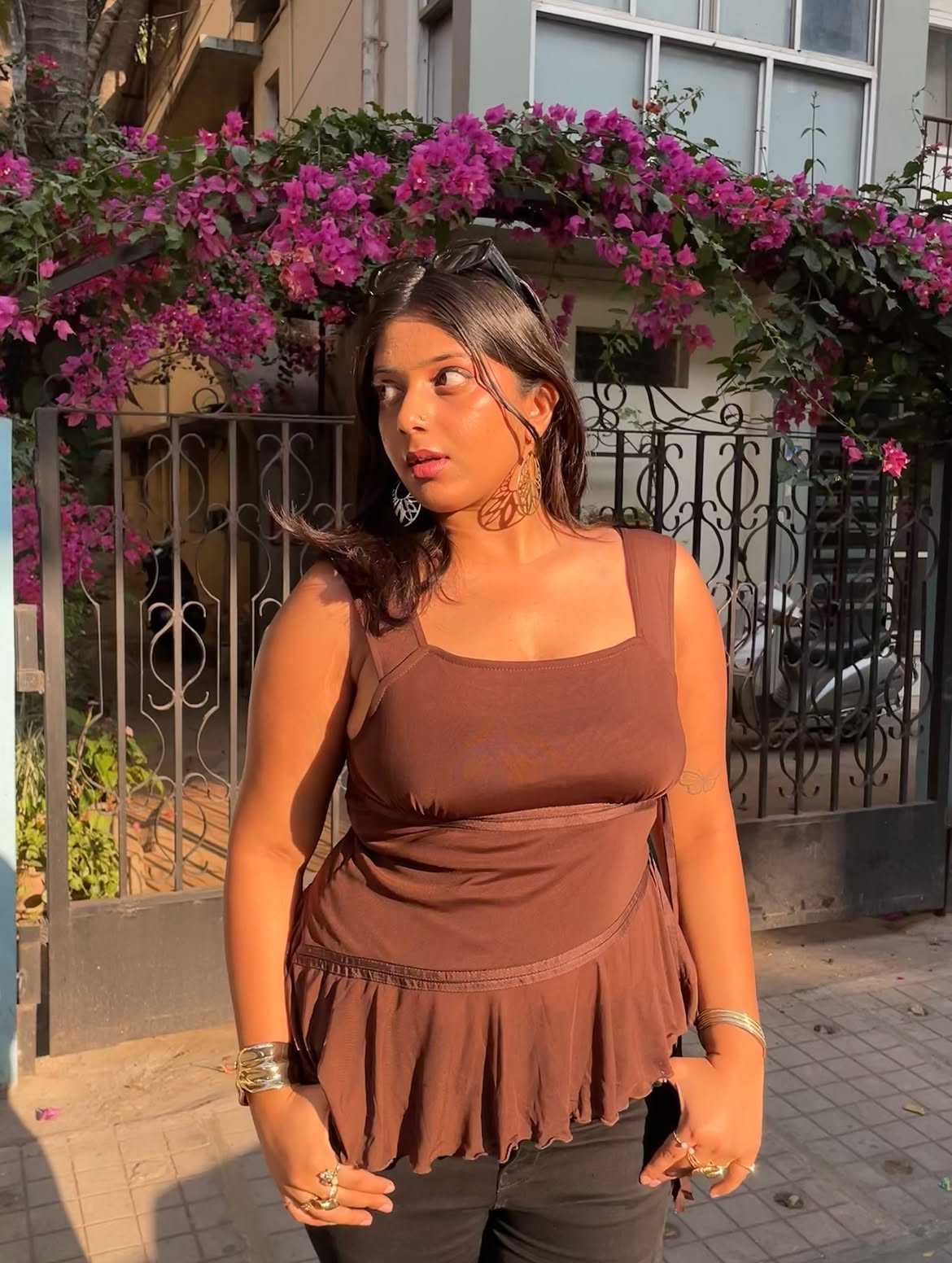 Scoop Neck Tie Up Asymmetrical Hem Tank Top in Brown