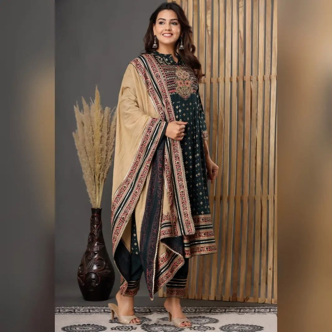Naira Cut Heavy Pure Rayon 140 Kurti with Handwork and Printed Dupatta