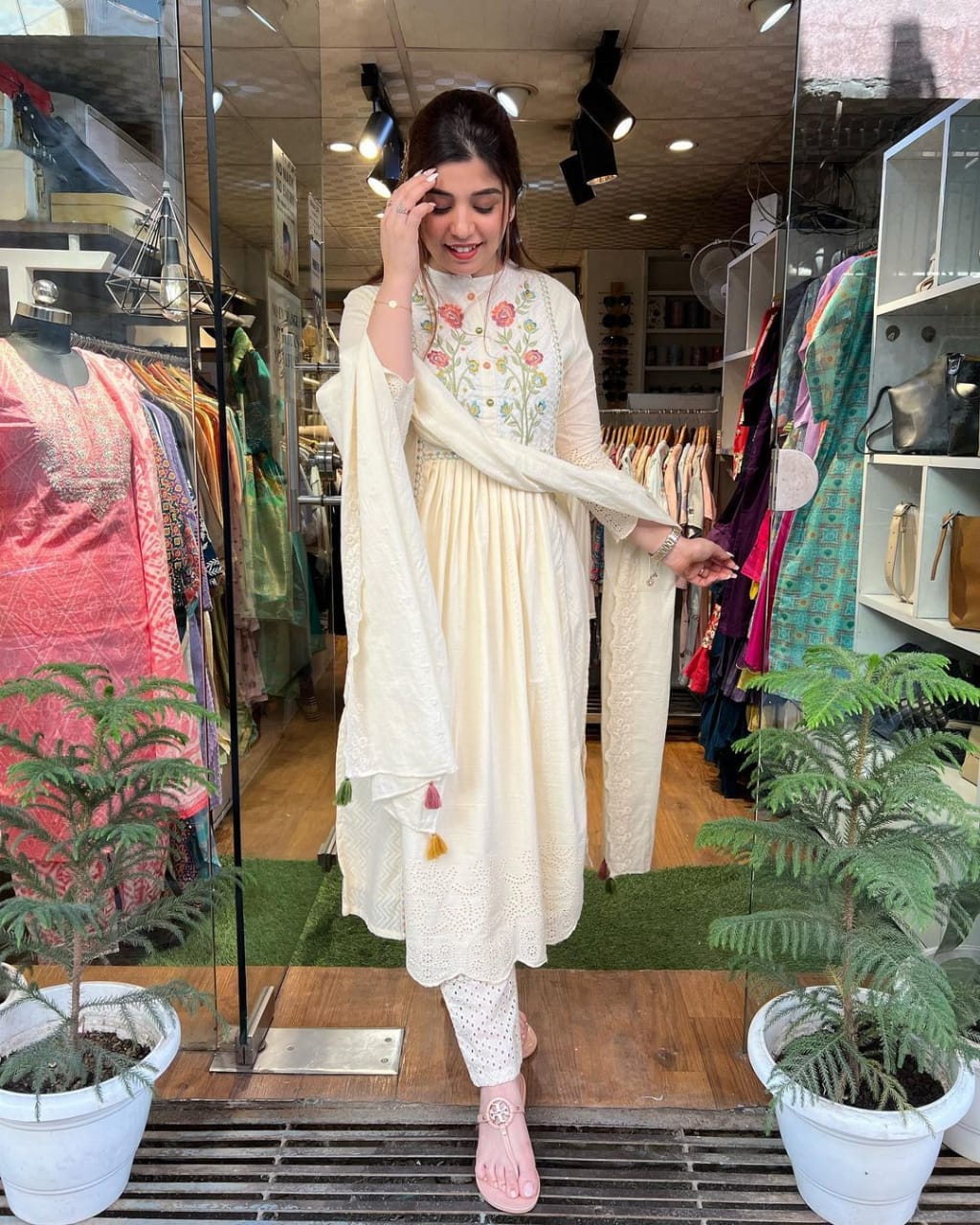 Off-White Flared Suit with Embroidery