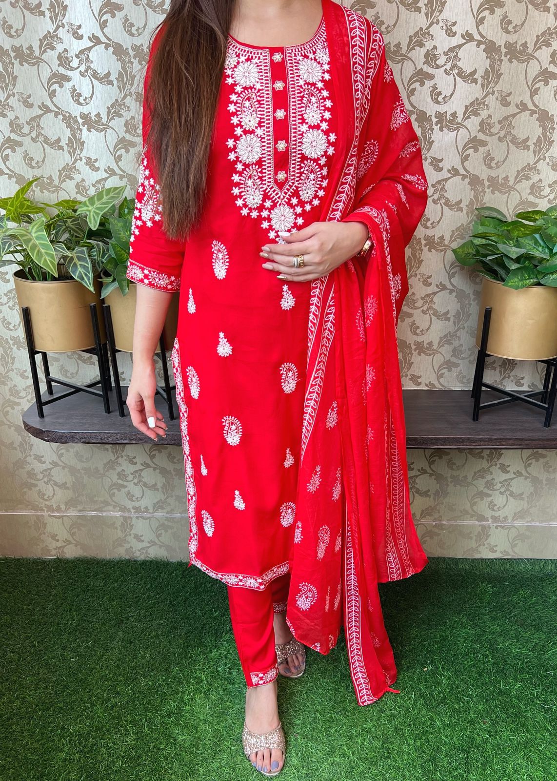 Sequin-Embroidered Kurti Pant Set with Malmal Cotton Dupatta