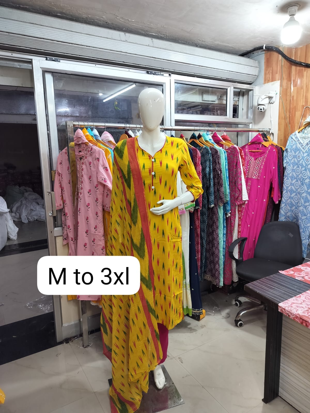 Jaipuri Hand Block Print Kurta, Pant, and Tie-Dye Mul Dupatta Set