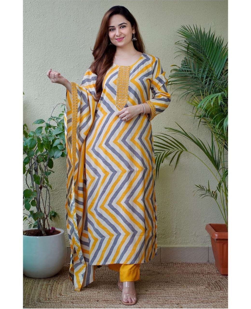 Zigzag Rayon Kaftan Kurta Set with Embroidery