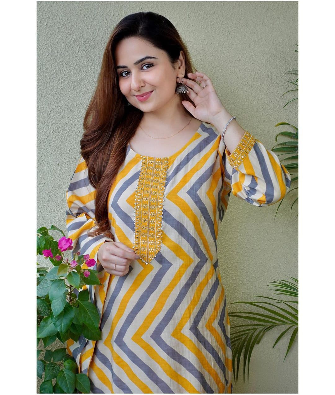 Zigzag Rayon Kaftan Kurta Set with Embroidery
