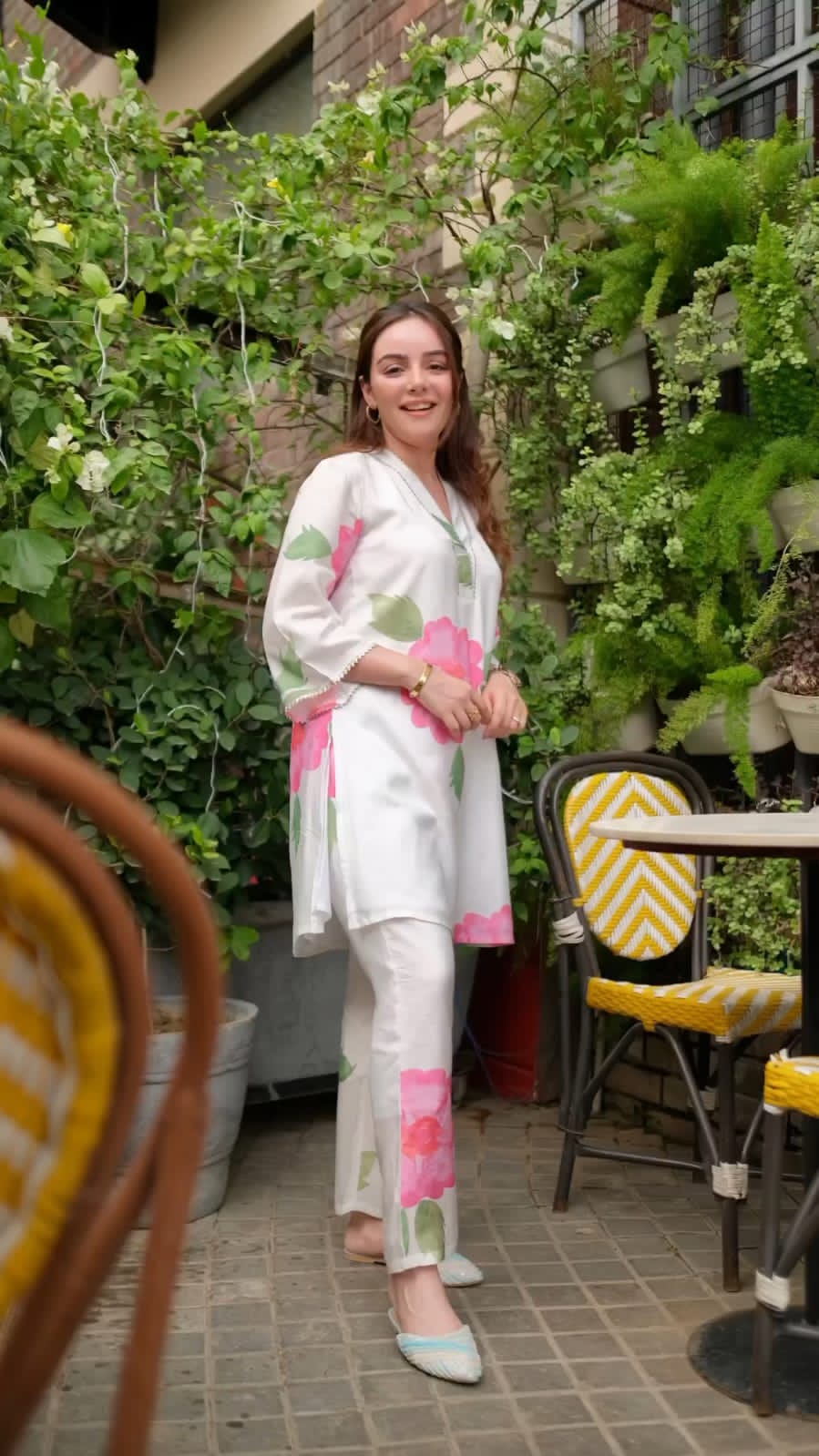 Maslin Digital Print Floral Kurta Pant Set with Lace Work
