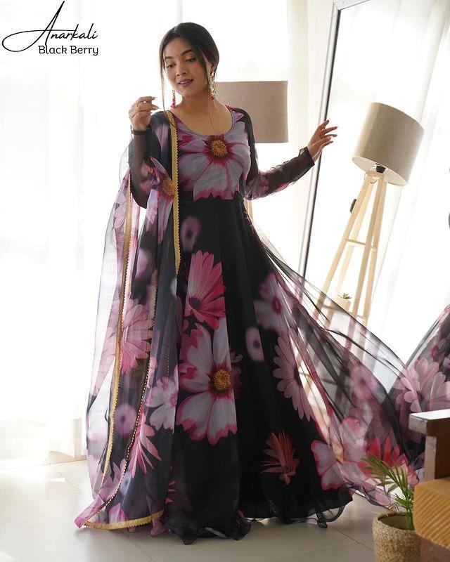 Black Tubby Organza 2-Piece (Gown & Dupatta) Set with Picko Detailing
