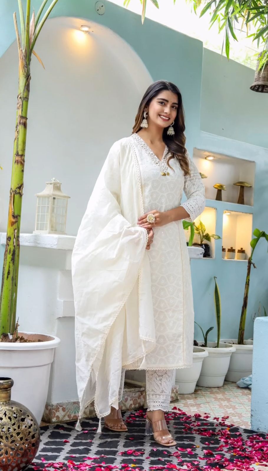 Chickenkari Kurti Pant Set with Embroidered Lace and Chanderi Dupatta