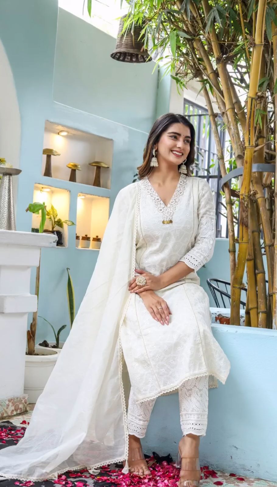 Chickenkari Kurti Pant Set with Embroidered Lace and Chanderi Dupatta