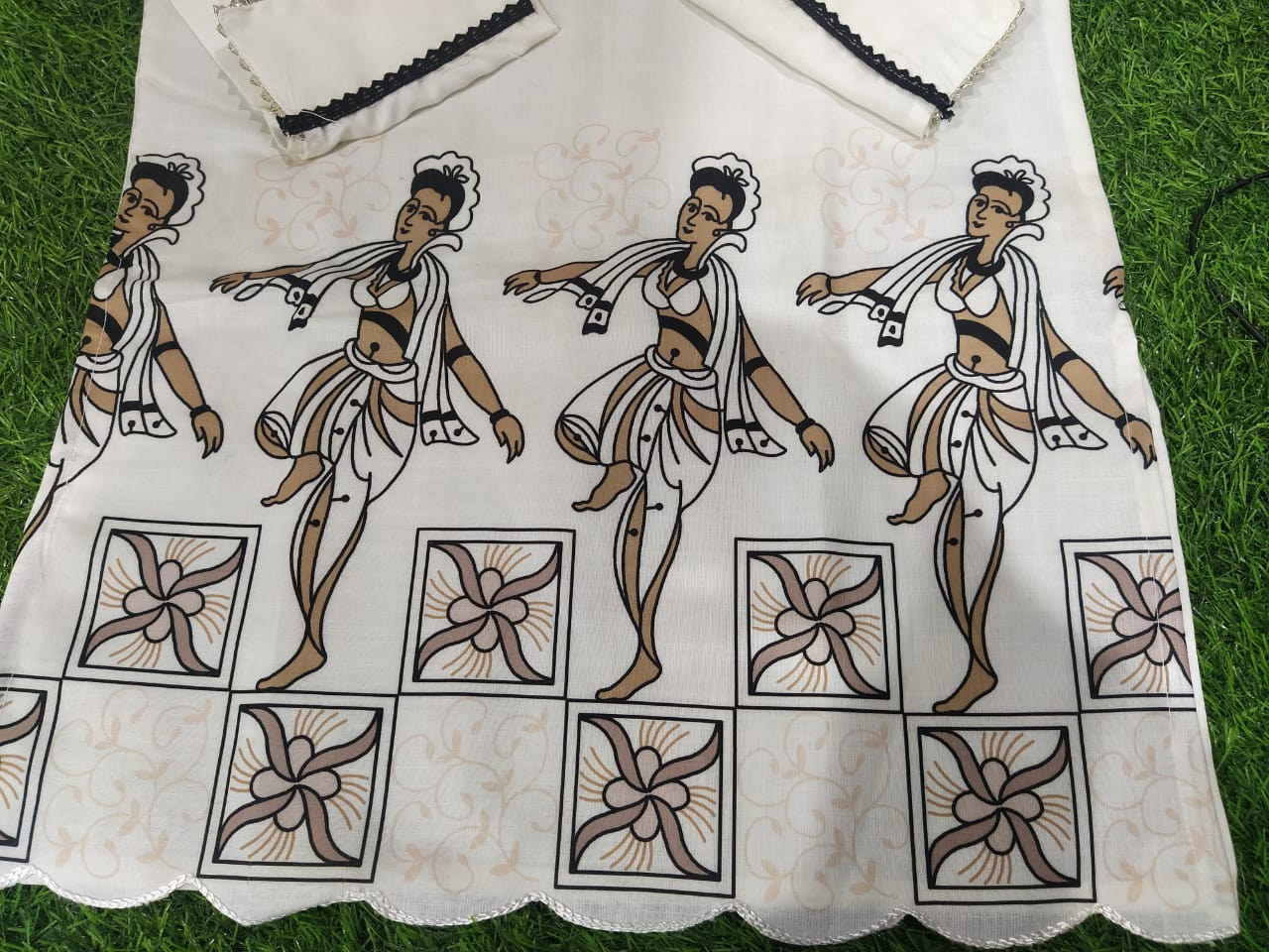 Cream Magic Cotton Kurti & Pant Co-Ord Set with Lace & Gota Work (Surat Print)