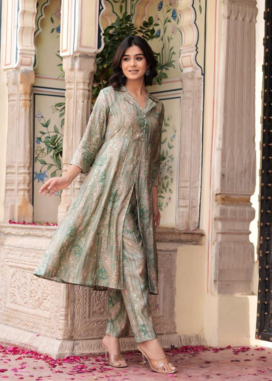 Maslin Foil Print Two-Piece Long Cord Set