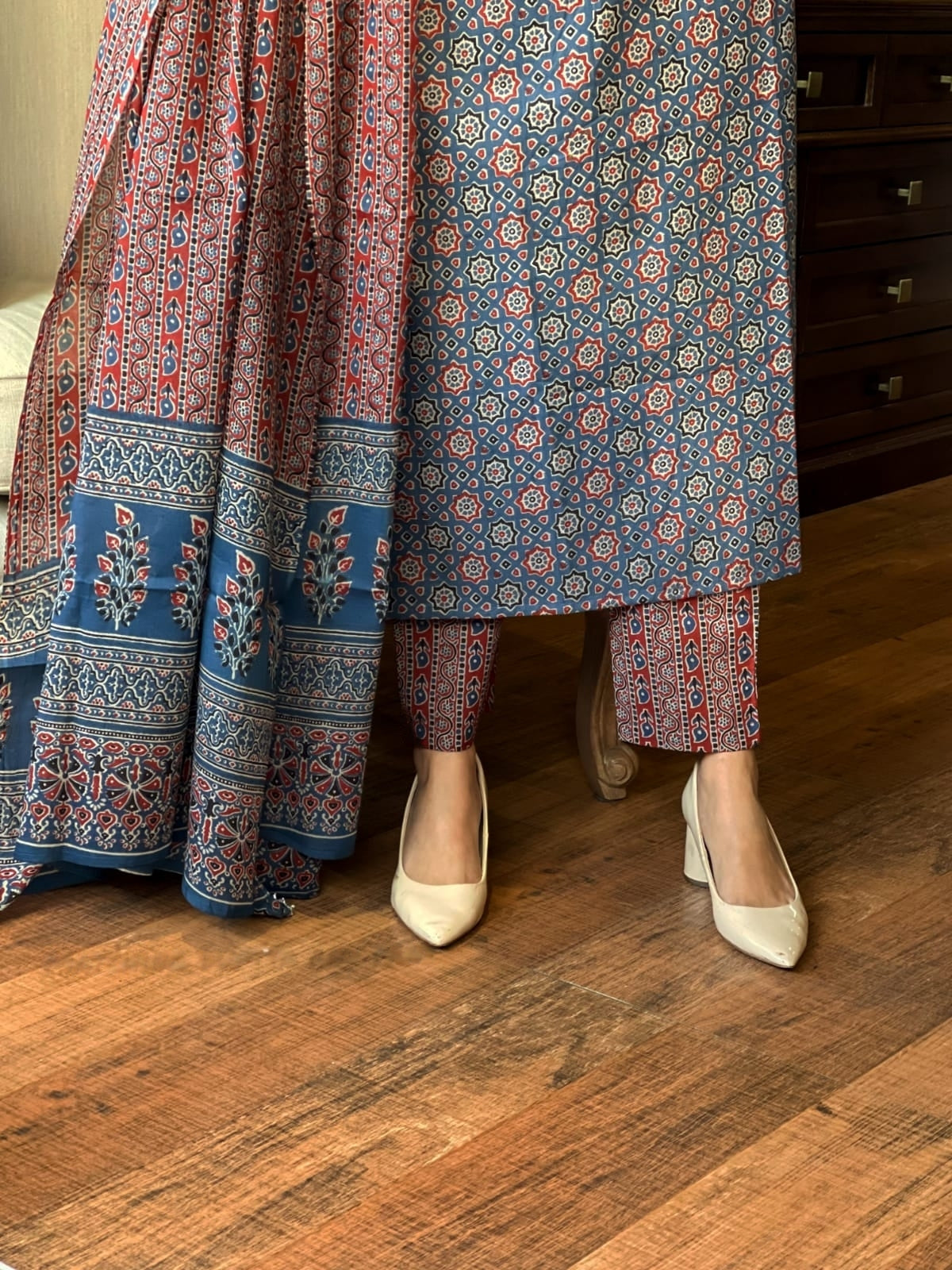 Exquisite Ajrakh Printed Cotton Three-Piece Suit: Scalloped Work
