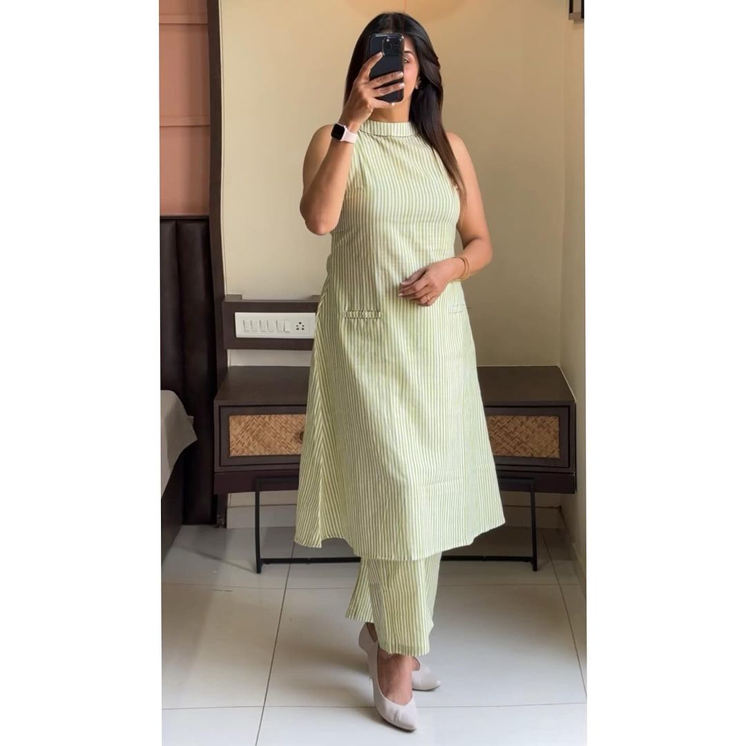 Cotton Sleeveless Kurta Pant Set with Tagai Work