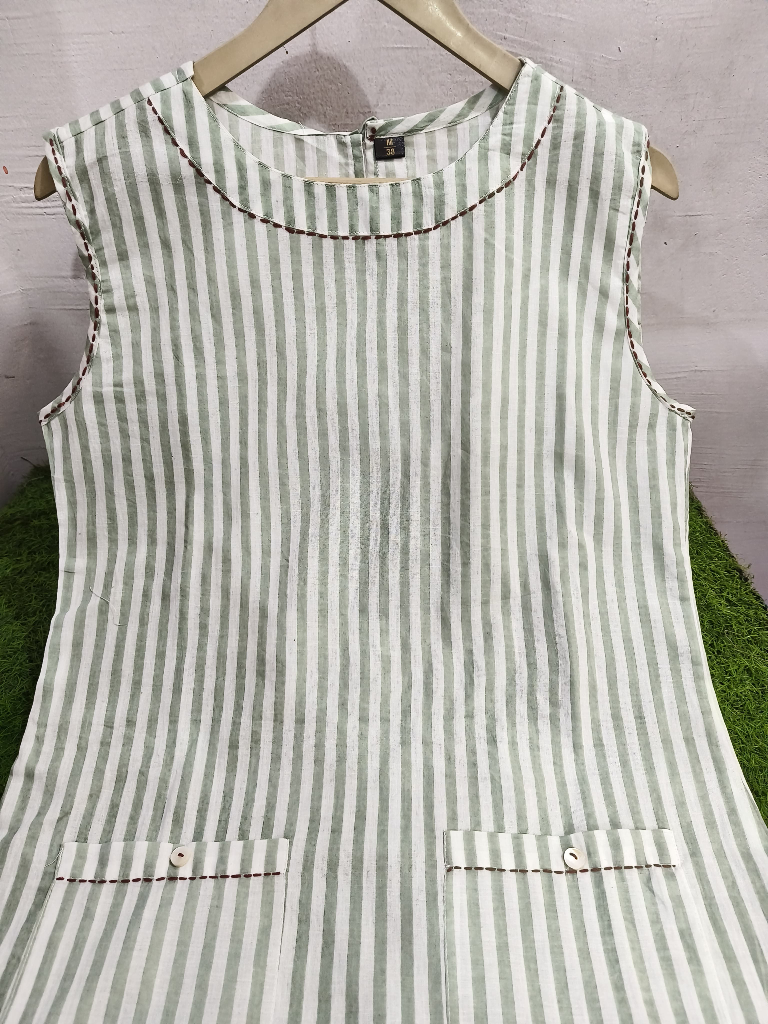 Cotton Sleeveless Kurta Pant Set with Tagai Work