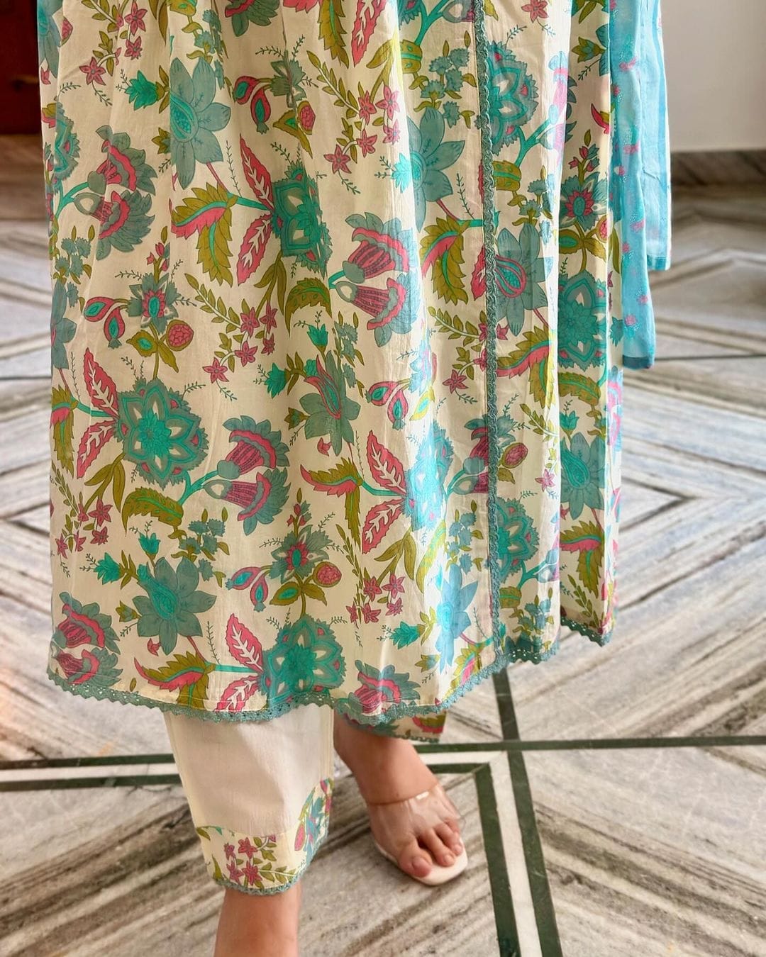 Cotton Printed Kurta Pant Set with Lace Work & Malmal Dupatta
