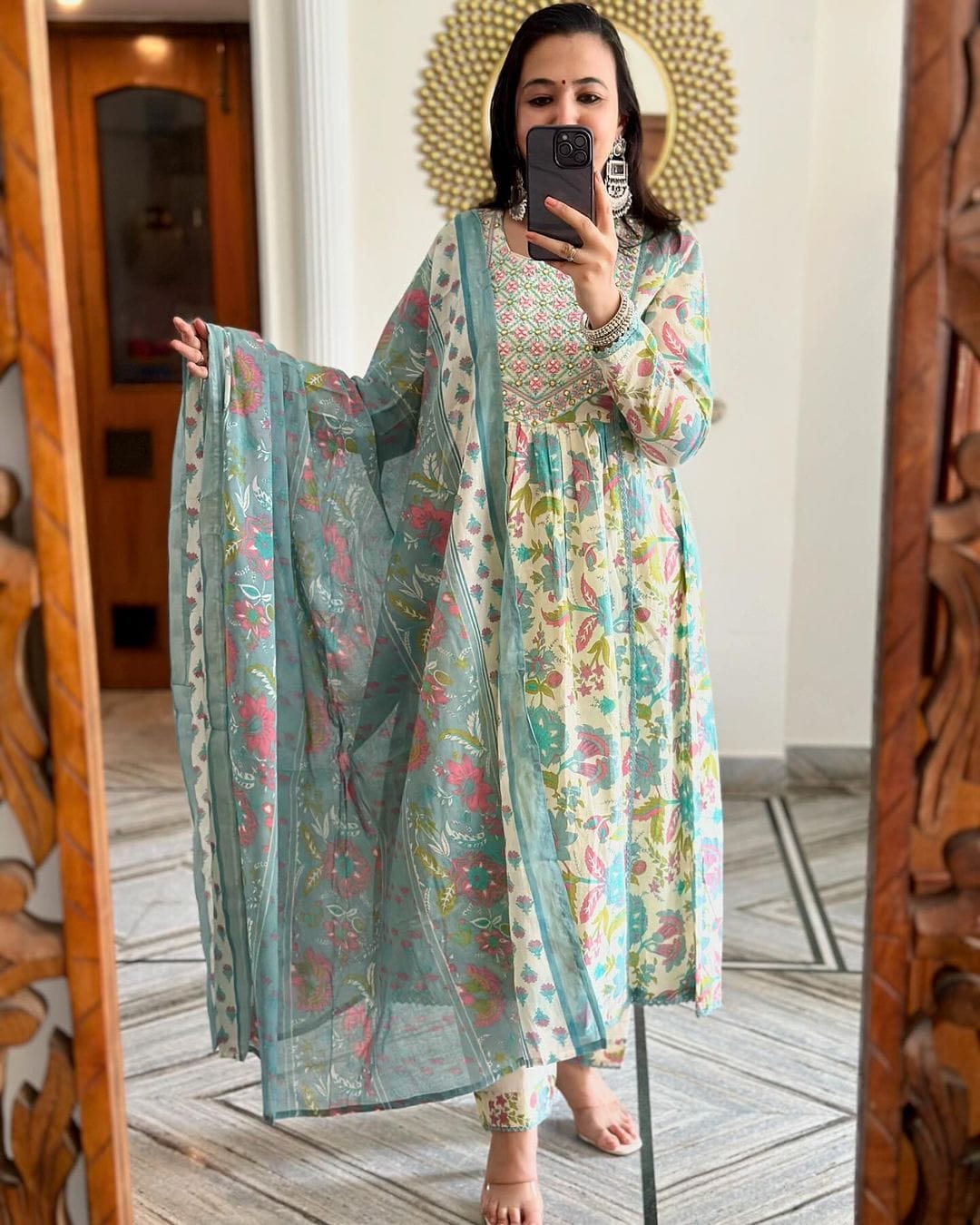 Cotton Printed Kurta Pant Set with Lace Work & Malmal Dupatta