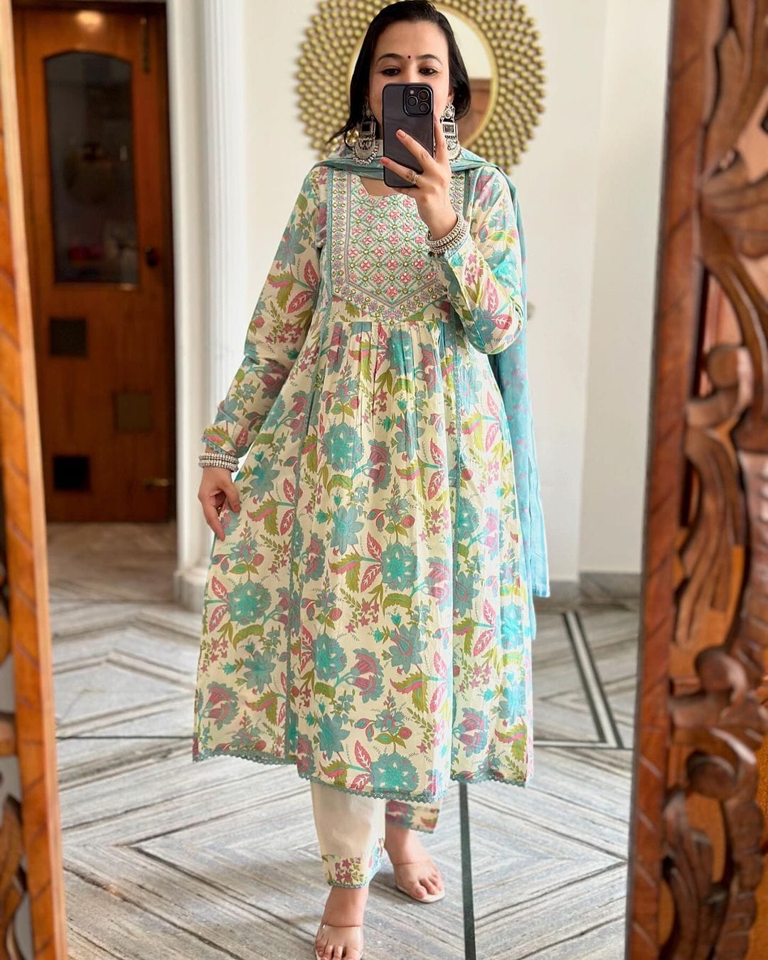 Cotton Printed Kurta Pant Set with Lace Work & Malmal Dupatta