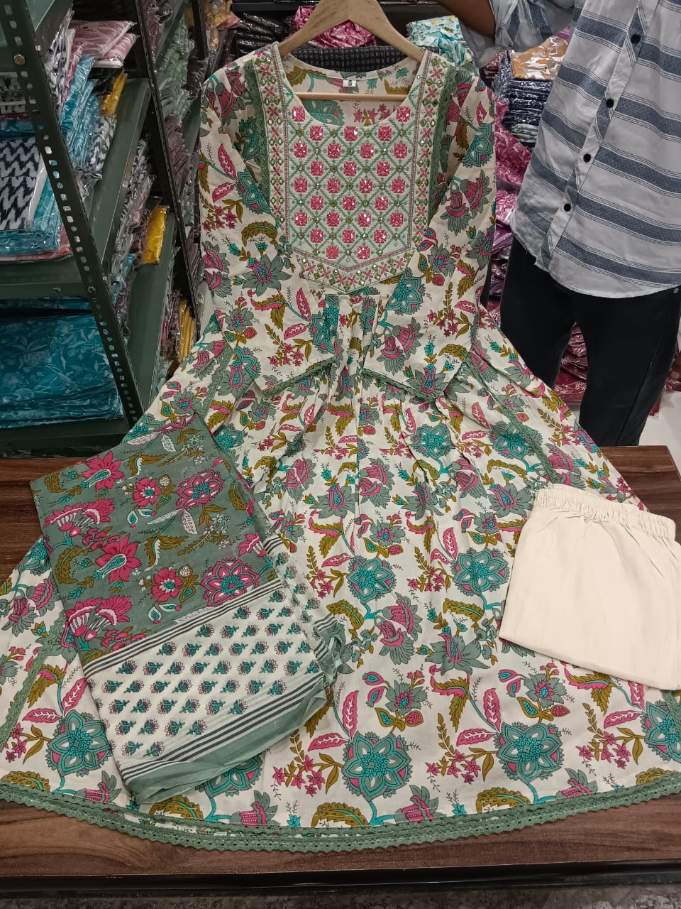Cotton Printed Kurta Pant Set with Lace Work & Malmal Dupatta