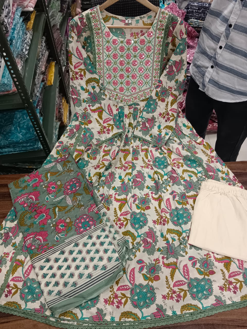 Cotton Printed Kurta Pant Set with Lace Work & Malmal Dupatta