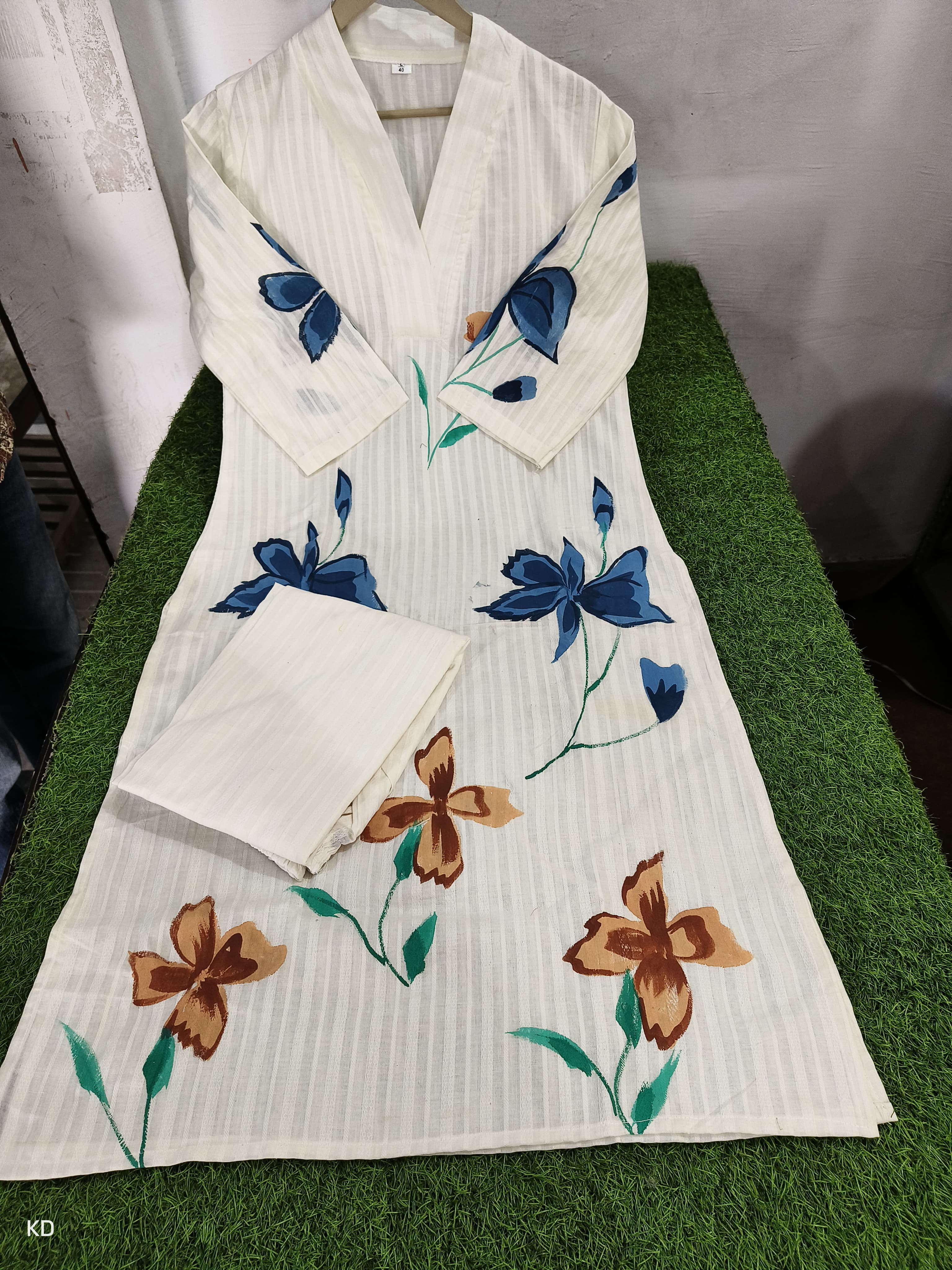 Cotton Chikan Kurti with Brush Printed Design and Matching Pant