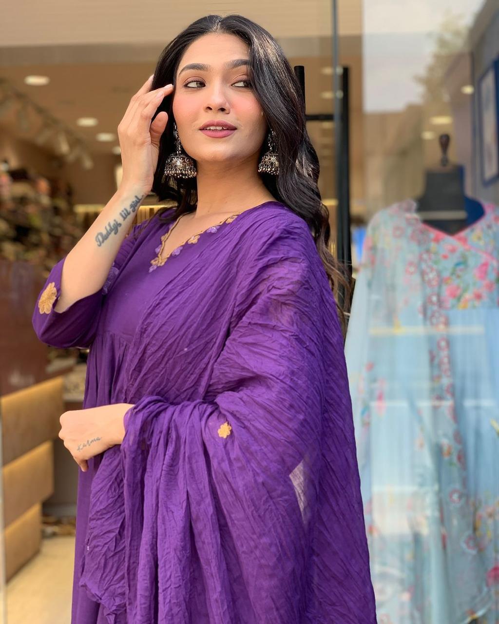 Cotton Kurta Pant Set with Aari Work & Dupatta – Floral Design